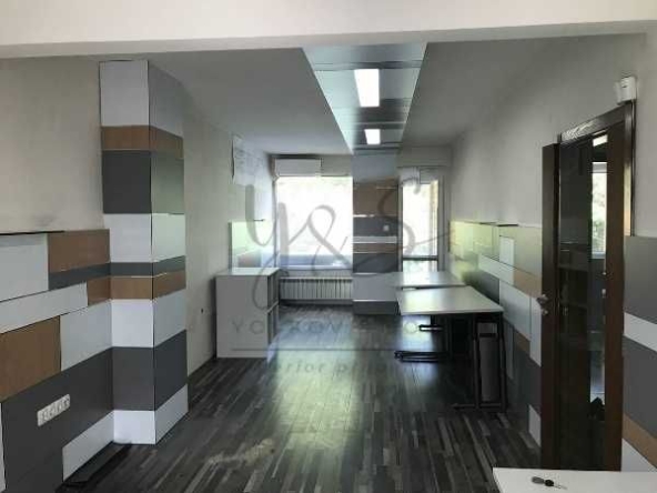 Дава се под наем Офис в Пловдив, Център - 74 кв.м за 402.9 € - Снимка #1