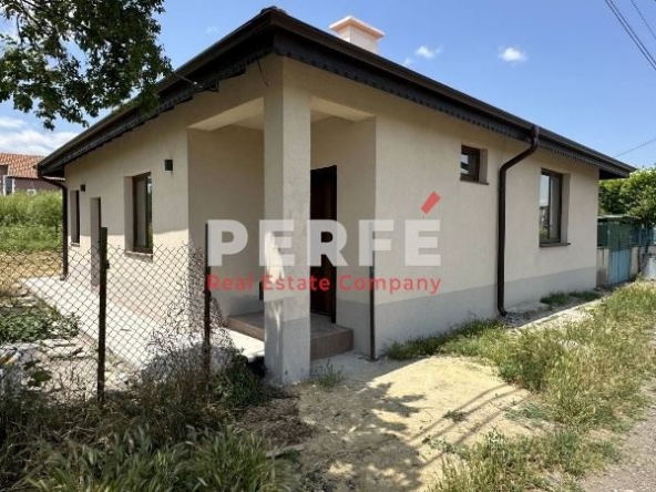 Къща в с. Ливада, Област Бургас - 100 кв.м за 1150 €/кв.м - Снимка #1