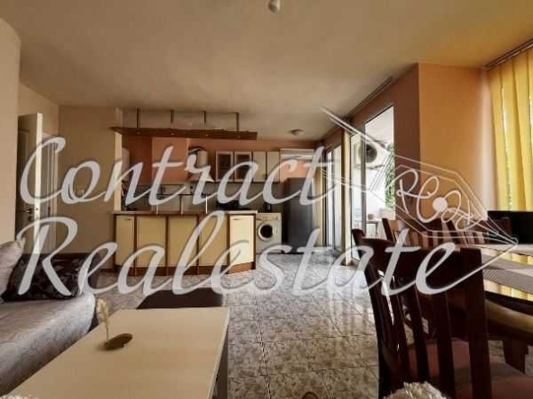 Дава се под наем Тристаен апартамент в Варна, Център - 72 кв.м за 561 € - Снимка #1