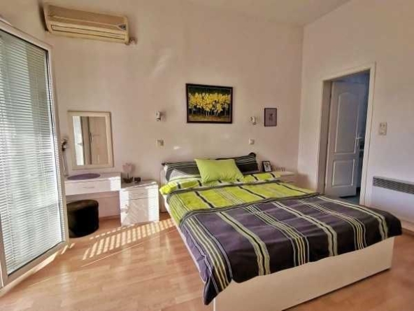 Дава се под наем Двустаен апартамент в Бургас, Братя Миладинови - 68 кв.м за 204 € - Снимка #1