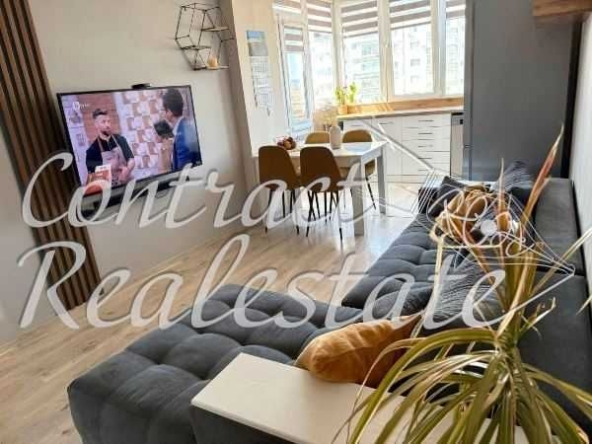 Дава се под наем Тристаен апартамент в Варна, Колхозен пазар - 80 кв.м за 612 € - Снимка #1