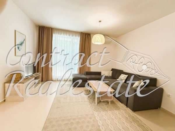 Дава се под наем Тристаен апартамент в Варна, Център - 95 кв.м за 765 € - Снимка #1