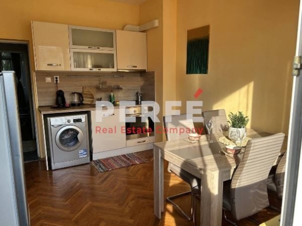 Дава се под наем Тристаен апартамент в Бургас, Център - 80 кв.м за 510 € - Снимка #1