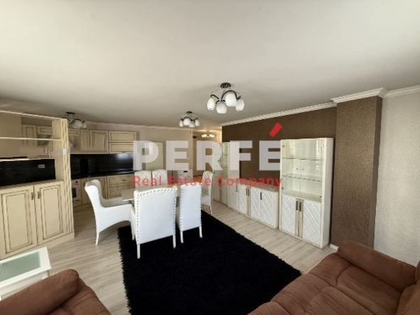 Четиристаен апартамент в Бургас, Център - 142 кв.м за 3662 €/кв.м - Снимка #1
