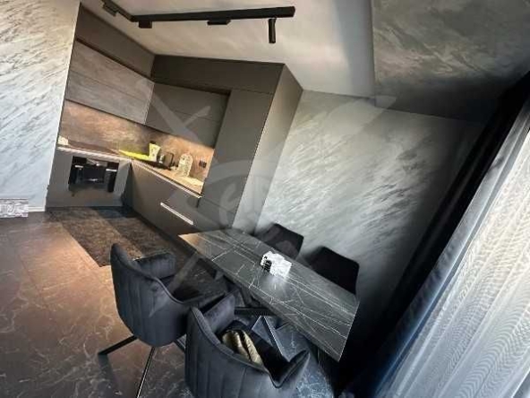 Двустаен апартамент в Пловдив, Център - 98 кв.м за 2041 €/кв.м - Снимка #1