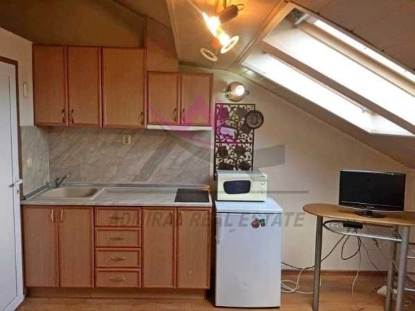 Дава се под наем Двустаен апартамент в Варна, ВИНС - 50 кв.м за 409 € - Снимка #1