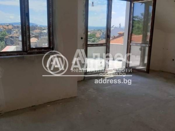 Тристаен апартамент в Бургас, Център - 91 кв.м за 3594 €/кв.м - Снимка #1
