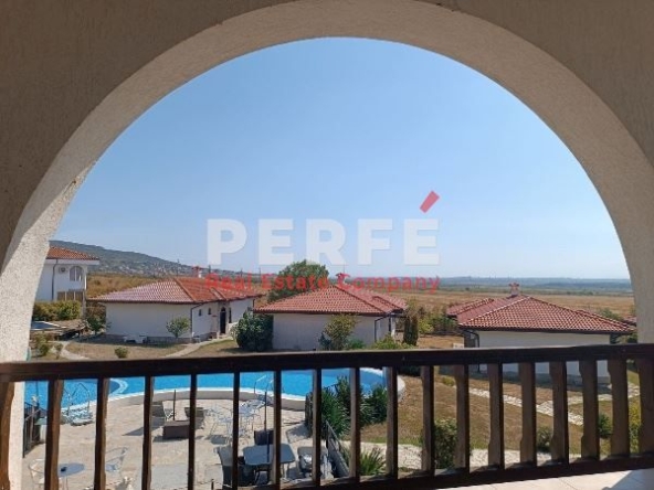 Двустаен апартамент в с. Кошарица, Област Бургас - 71 кв.м за 916 €/кв.м - Снимка #1