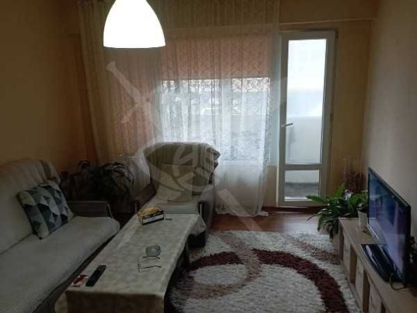 Дава се под наем Двустаен апартамент в Бургас, Славейков - 62 кв.м за 328.95 € - Снимка #1