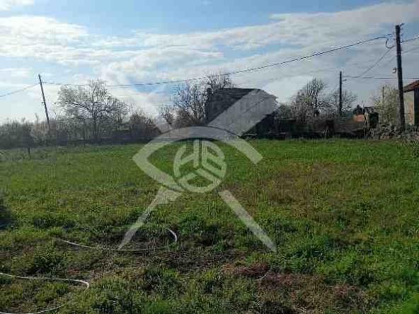 Парцел в с. Орлинци, Област Бургас - 710 кв.м за 11 €/кв.м - Снимка #1