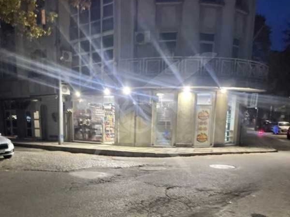 Дава се под наем Магазин в Пловдив, Център - 50 кв.м за 1097.01 € - Снимка #1
