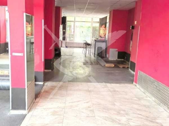 Магазин в Бургас, Изгрев - 180 кв.м за 1417 €/кв.м - Снимка #1