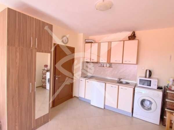 Двустаен апартамент в к.к. Слънчев бряг - 68 кв.м за 823 €/кв.м - Снимка #1