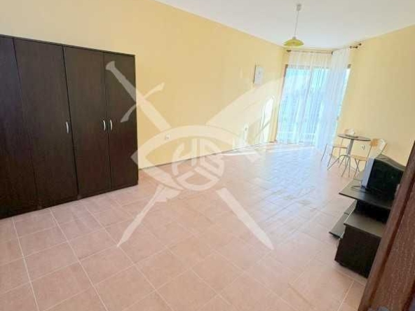 Многостаен апартамент в к.к. Слънчев бряг - 360 кв.м за 748 €/кв.м - Снимка #1