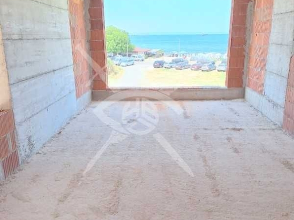 Двустаен апартамент в Бургас, Крайморие - 70 кв.м за 1600 €/кв.м - Снимка #1