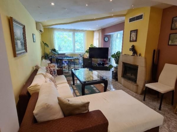 Дава се под наем Двустаен апартамент в Бургас, Лазур - 72 кв.м за 510 € - Снимка #1