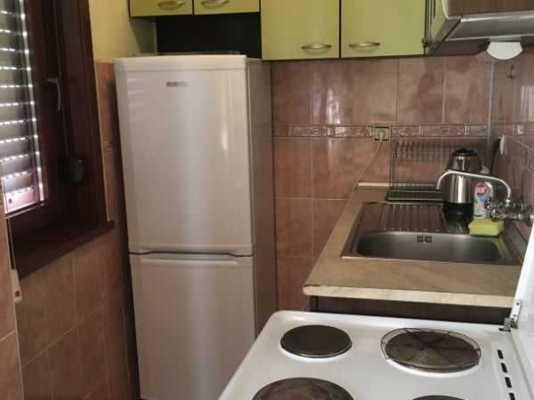 Дава се под наем Двустаен апартамент в Бургас, Център - 73 кв.м за 180 € - Снимка #1