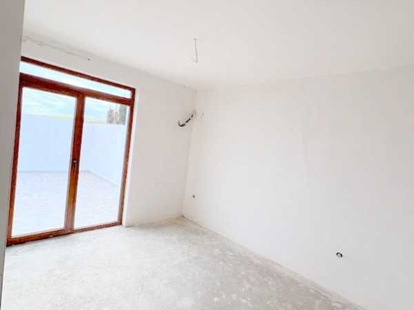 Тристаен апартамент в Ахелой - 172 кв.м за 982 €/кв.м - Снимка #1