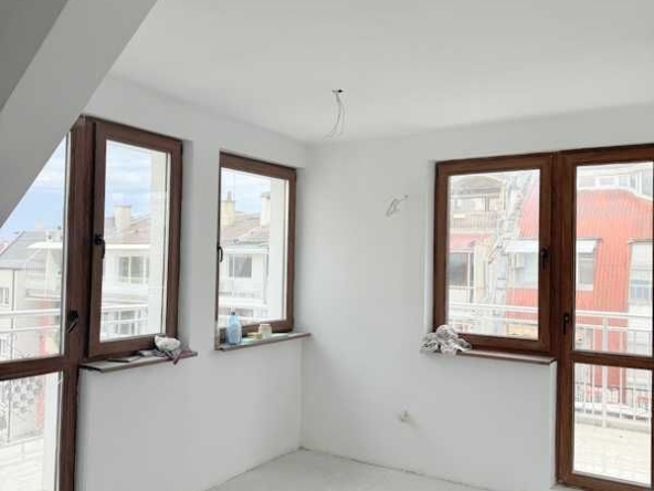 Двустаен апартамент в Бургас, Център - 80 кв.м за 2500 €/кв.м - Снимка #1