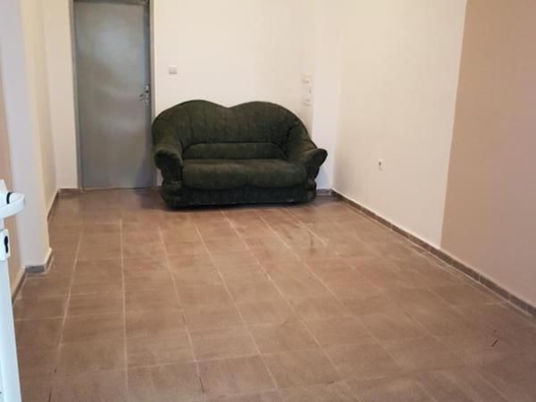 Дава се под наем Магазин в Бургас, Възраждане - 27 кв.м за 153 € - Снимка #1