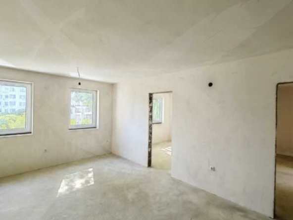 Тристаен апартамент в Варна, Колхозен пазар - 98 кв.м за 1684 €/кв.м - Снимка #1