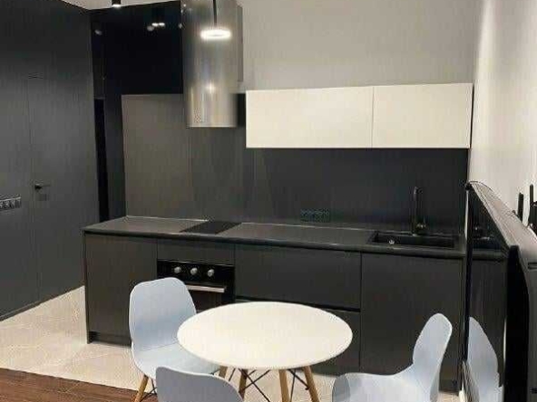 Дава се под наем Двустаен апартамент в София, Център - 65 кв.м за 407.49 € - Снимка #1