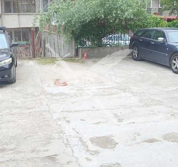 Гараж / Паркомясто в Бургас, Възраждане - 19 кв.м за 1053 €/кв.м - Снимка #1