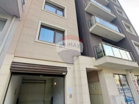 Дава се под наем Гараж / Паркомясто в Варна, Гранд Мол Варна - 16 кв.м за 153 € - Снимка #1