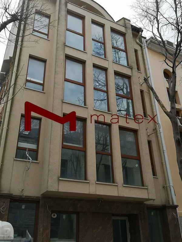 Хотел в Варна, Център - 600 кв.м за 744 €/кв.м - Снимка #1