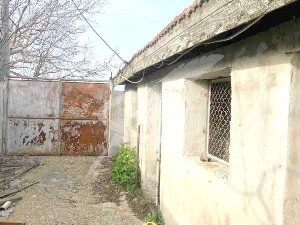Промишлена сграда в с. Лясково, Област Бургас - 2100 кв.м за 17 €/кв.м - Снимка #1