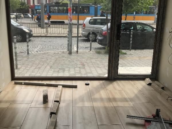 Дава се под наем Магазин в София, Център - 40 кв.м за 827.73 € - Снимка #1