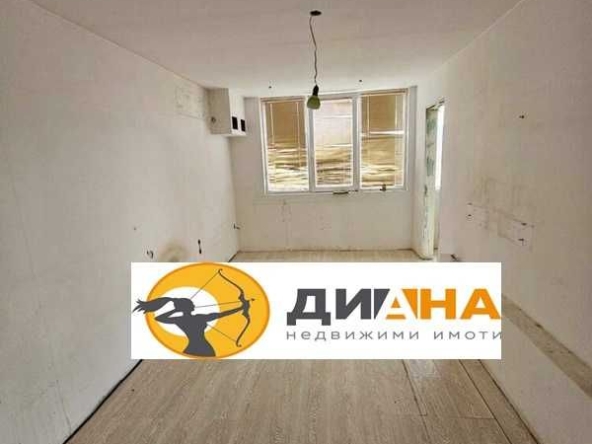 Тристаен апартамент в Пловдив, Център - 93 кв.м за 1990 €/кв.м - Снимка #1