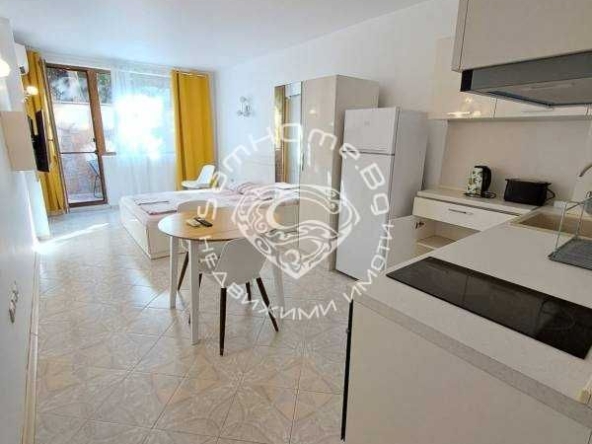 Дава се под наем Едностаен апартамент в к.к. Св.Св. Константин и Елена - 30 кв.м за 450 € - Снимка #1