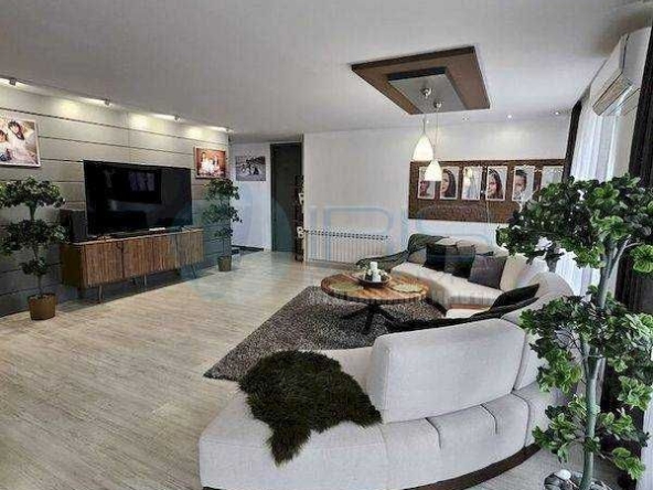 Мезонет в Шумен, Център - 400 кв.м за 838 €/кв.м - Снимка #1