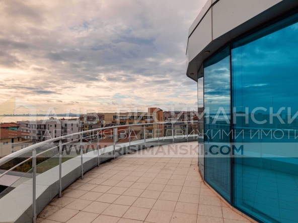 Мезонет в Бургас, Сарафово - 300 кв.м за 1167 €/кв.м - Снимка #1