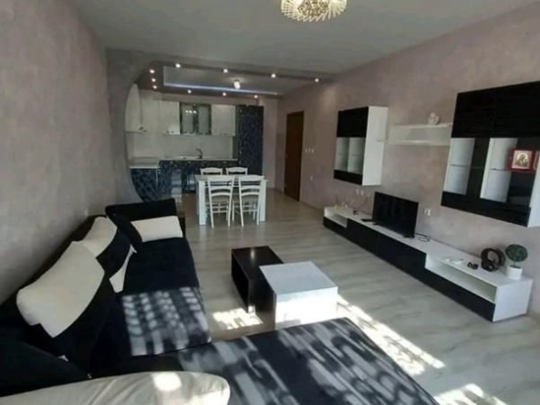 Дава се под наем Двустаен апартамент в Пловдив, Тракия - 80 кв.м за 450 € - Снимка #1