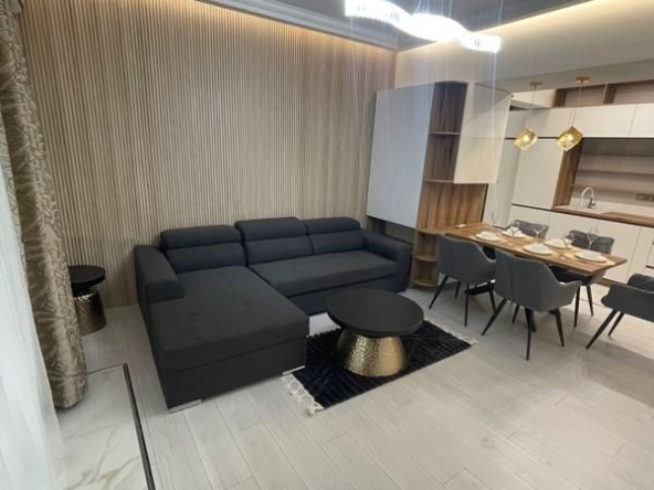 Дава се под наем Тристаен апартамент в София, Център - 90 кв.м за 1700 € - Снимка #1