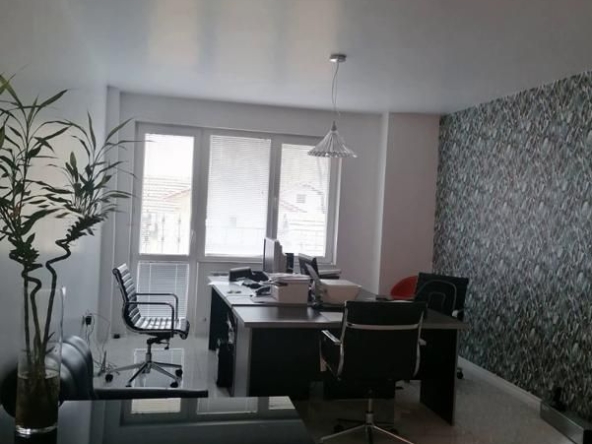 Дава се под наем Четиристаен апартамент в София, Център - 127 кв.м за 950 € - Снимка #1