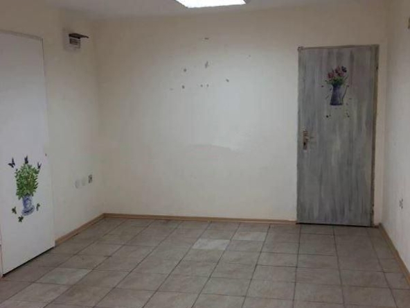 Дава се под наем Магазин в Бургас, Меден рудник - зона А - 38 кв.м за 178.5 € - Снимка #1