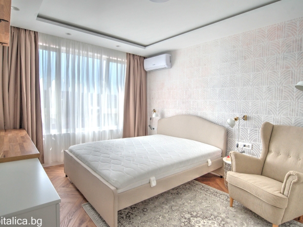 Дава се под наем Едностаен апартамент в Русе, Център - 54 кв.м за 115000 € - Снимка #1