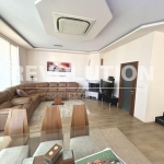 Дава се под наем Къща в к.к. Златни пясъци - 360 кв.м за 2300 € - Снимка #1