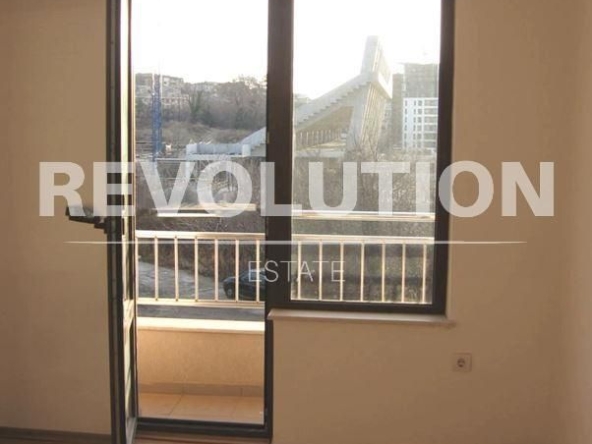 Дава се под наем Тристаен апартамент в Варна, Бриз - 80 кв.м за 500 € - Снимка #1