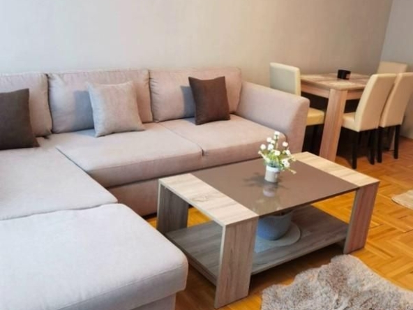 Дава се под наем Тристаен апартамент в София, Слатина - 103 кв.м за 698.19 € - Снимка #1