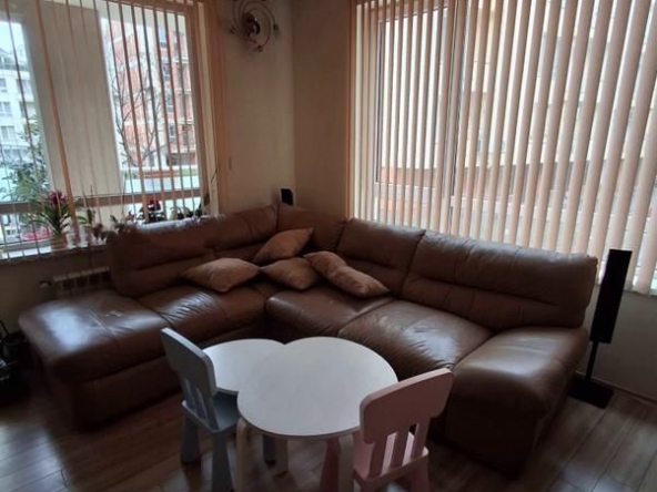 Дава се под наем Тристаен апартамент в София, Гоце Делчев - 120 кв.м за 1199 € - Снимка #1