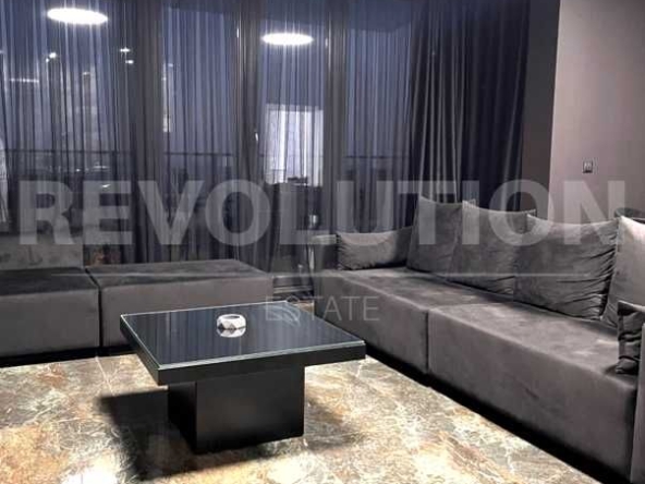 Дава се под наем Тристаен апартамент в Варна, Галата - 125 кв.м за 816 € - Снимка #1