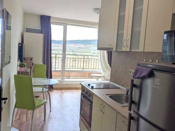 Дава се под наем Двустаен апартамент в к.к. Слънчев бряг - 32 кв.м за 200 € - Снимка #1