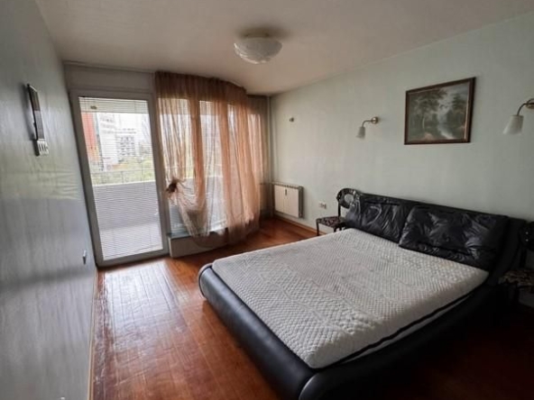 Дава се под наем Тристаен апартамент в София, Борово - 120 кв.м за 800 € - Снимка #1