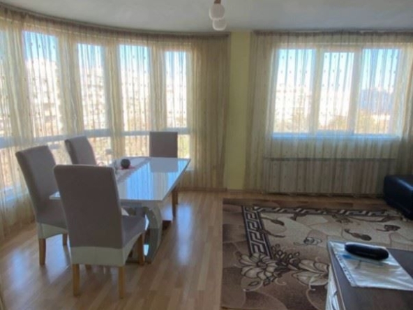 Дава се под наем Тристаен апартамент в София, Люлин 8 - 105 кв.м за 647.19 € - Снимка #1