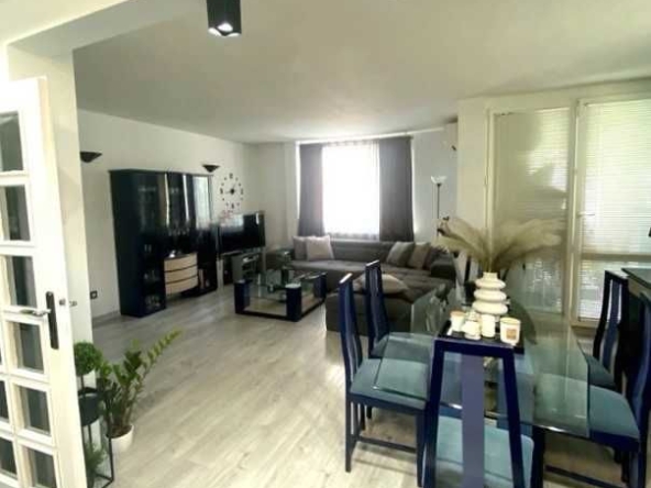 Тристаен апартамент в София, Бъкстон - 141 кв.м за 2341 €/кв.м - Снимка #1