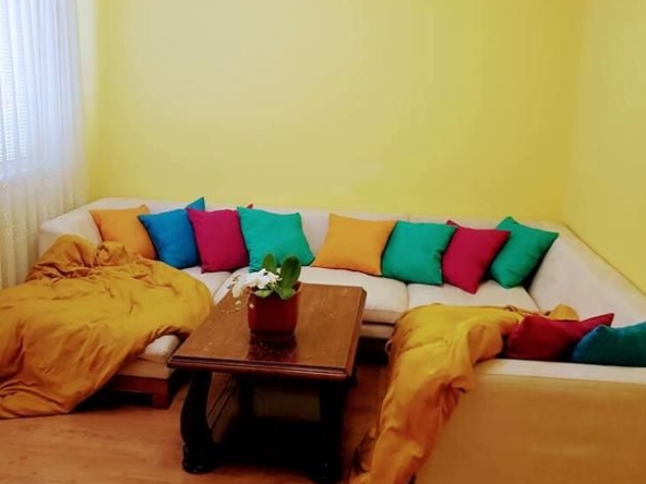 Дава се под наем Многостаен апартамент в Пловдив, Въстанически - 130 кв.м за 960 € - Снимка #1